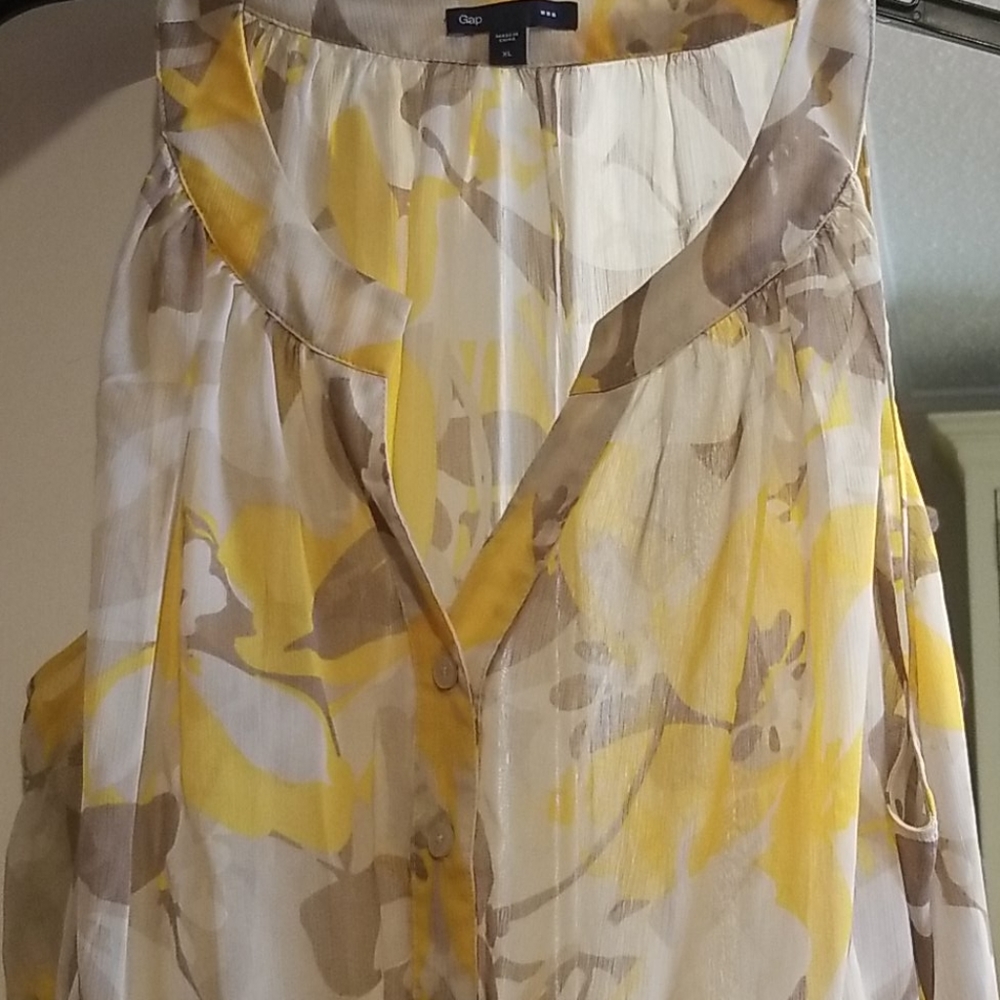 Gap Top - Picture 2 of 5